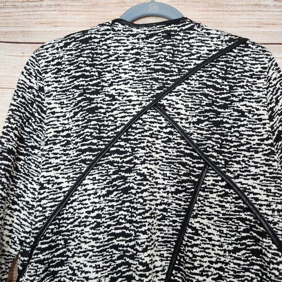 Women's CHICO'S Zebra-Print Style Jacquard Jacket Black & White Size 2 (M/L) - Picture 10 of 13